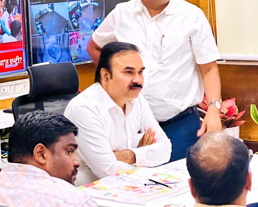 Vinod Mishra interacting with people